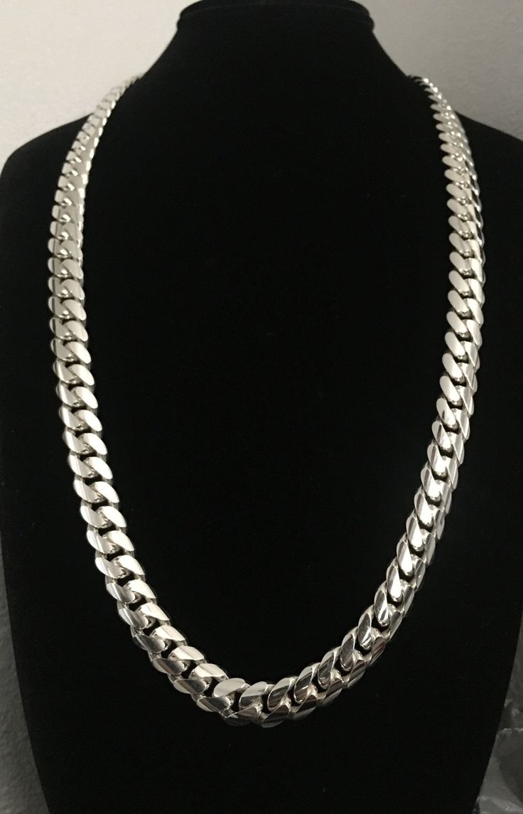 CUBAN LINK NECKCHAIN